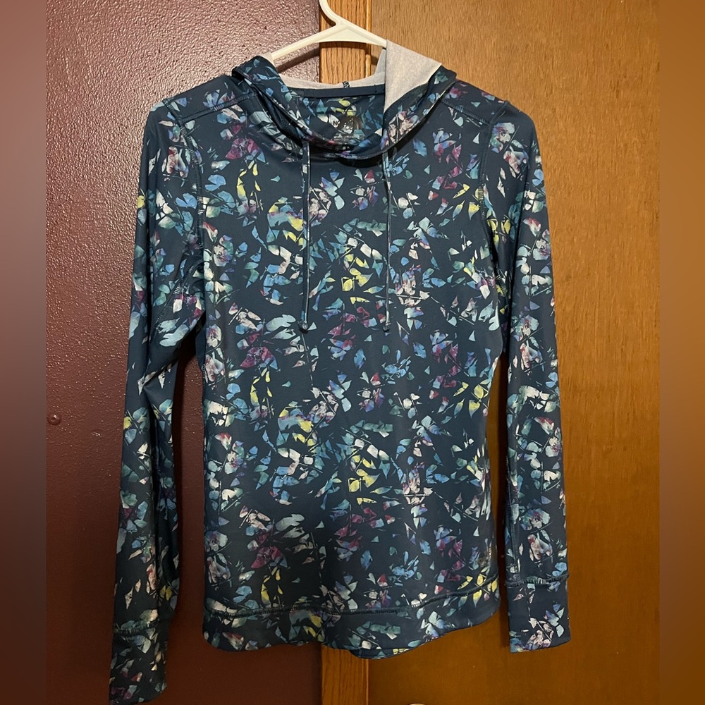 WOMENS XS NORTHFACE LONGSLEEVE PULL OVER